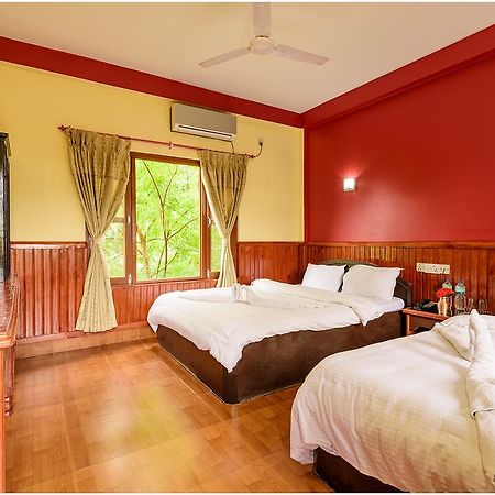 Hotel Nature Heritage 치트완 외부 사진